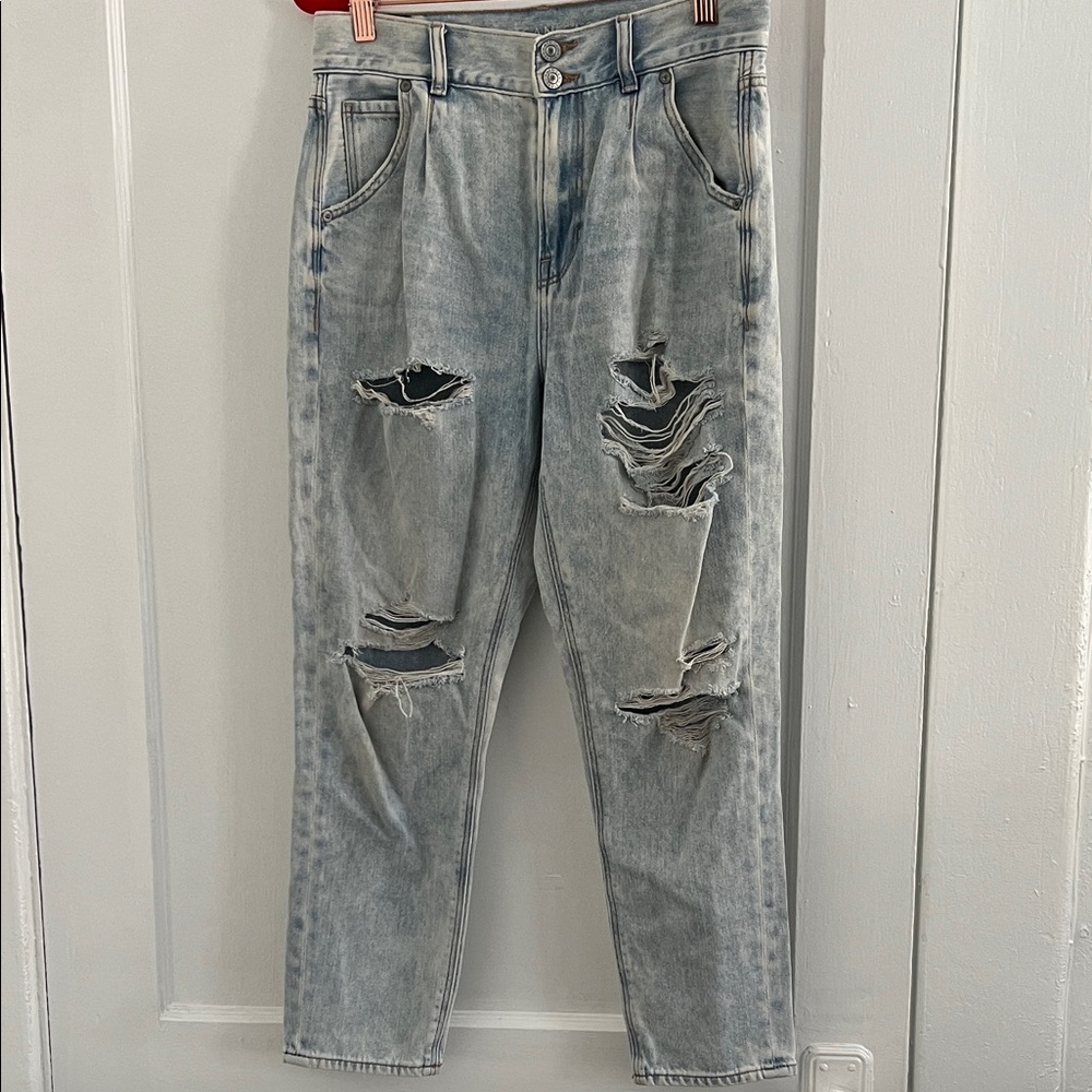 American Eagle Outfitters Light Blue Distressed Mom Jeans
